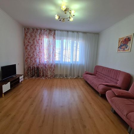 Apartament 2 Bedrooms, Botanica Chisinau Ngoại thất bức ảnh