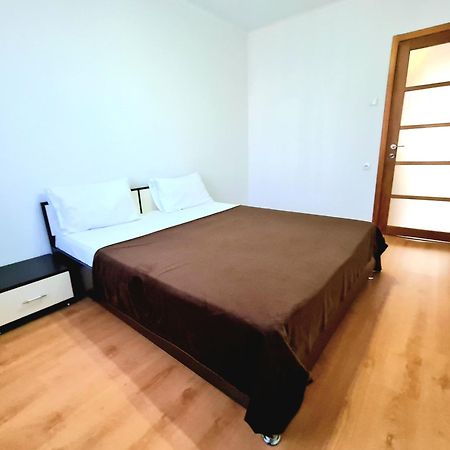Apartament 2 Bedrooms, Botanica Chisinau Ngoại thất bức ảnh